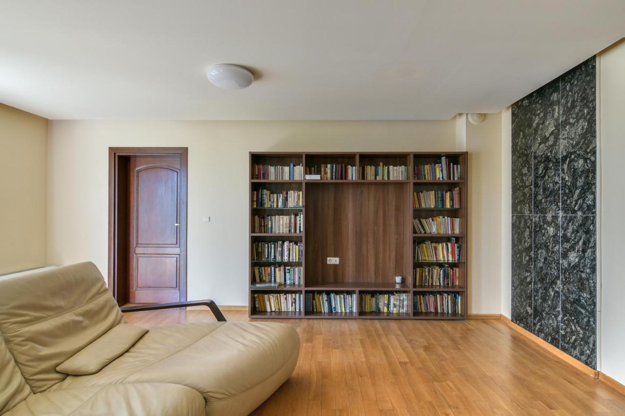 Central Flat With Monster Living Room Várna Kültér fotó