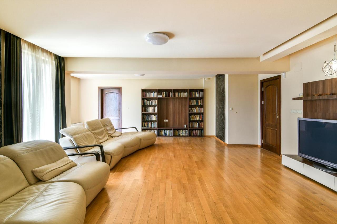Central Flat With Monster Living Room Várna Kültér fotó